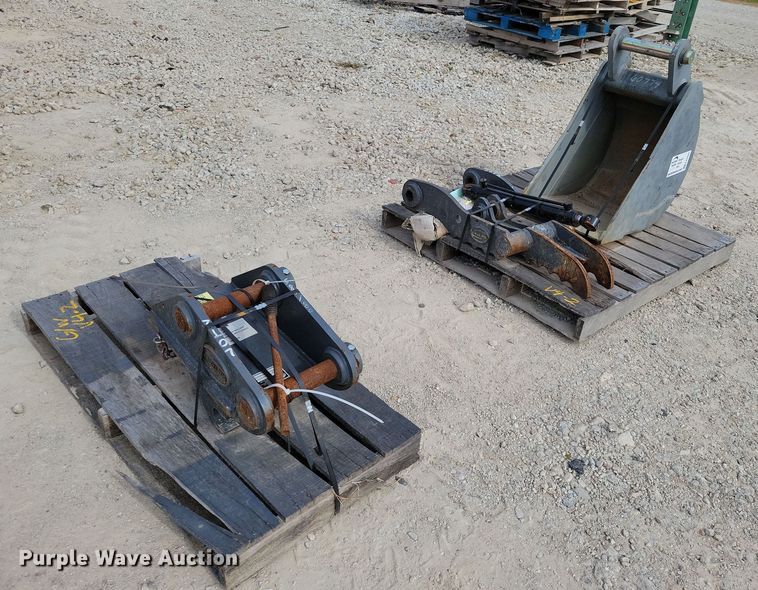 Strickland backhoe attachments - EA2681