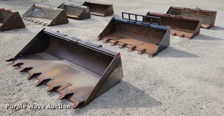 (4) skid steer buckets - EA2682