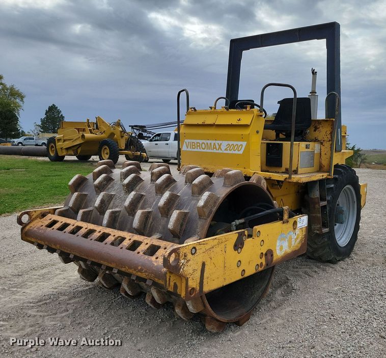 1997 Vibromax 602BDP single drum vibratory roller - EA2688