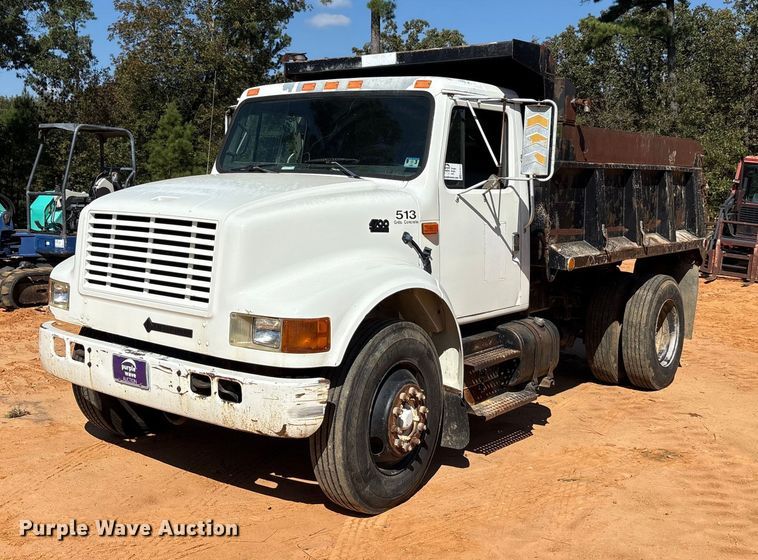 1995 International 4700 dump truck - EA7614