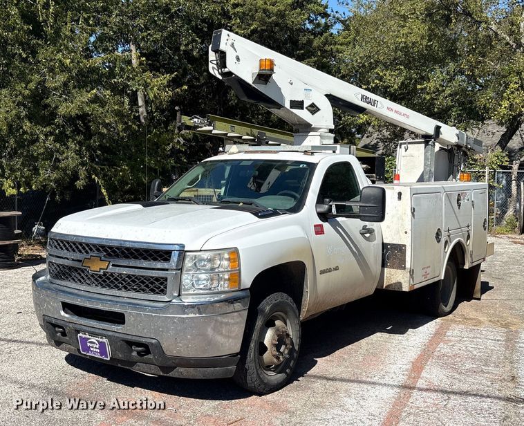 2012 Chevrolet Silverado 3500 bucket truck - EA7617
