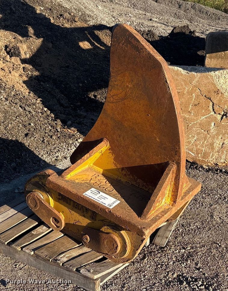 Raveling excavator ripper tooth - EA7619