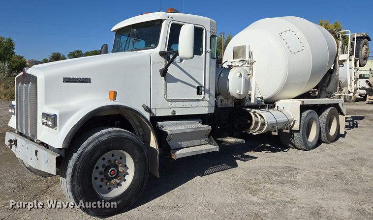 2006 Kenworth W900 ready mix truck - EB1056