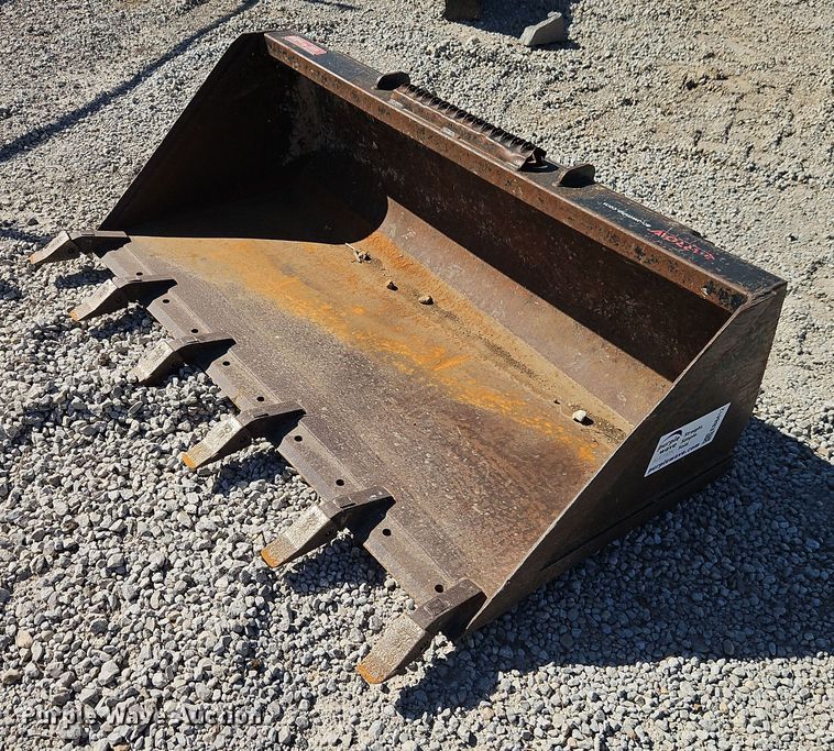 2020 Arrow 230600WUHT skid steer bucket - EB8412