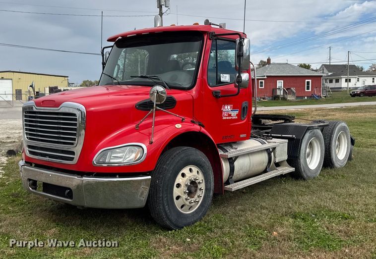 2006 Freightliner Business Class M2 semi truck - ED1526
