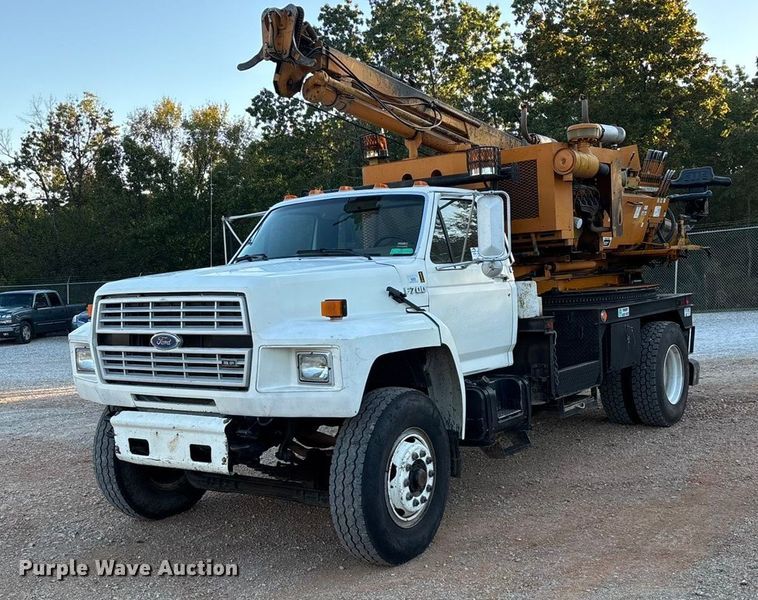 1992 Ford F700 pressure digger truck - ED2300