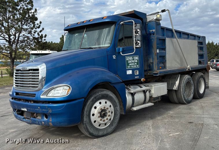 2007 Freightliner Columbia dump truck - EE4108