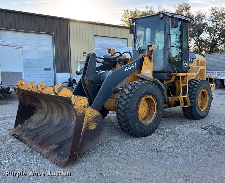 2005 John Deere 444J wheel loader - EE4216