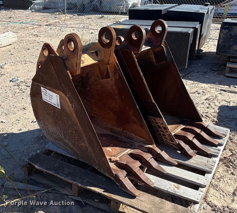(2) Case 580S backhoe buckets - EF6126