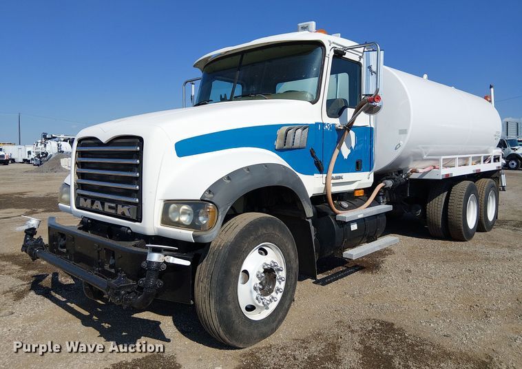 2007 Mack CTP713  water truck - EG8259