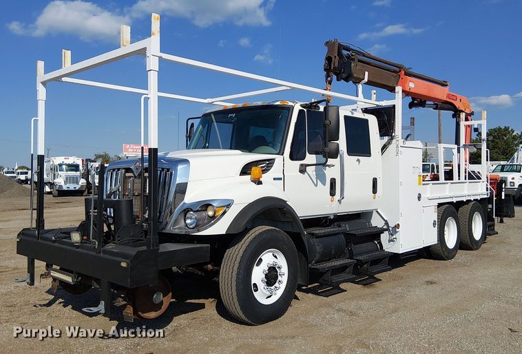 2010 International WorkStar 7500 Crew Cab crane truck - EG8261
