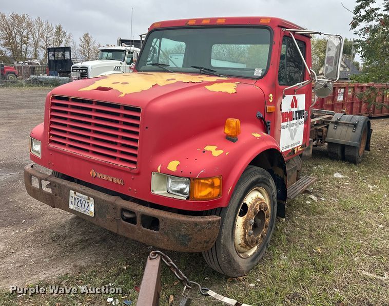 1991 International 4700LP hook lift truck - EL0049
