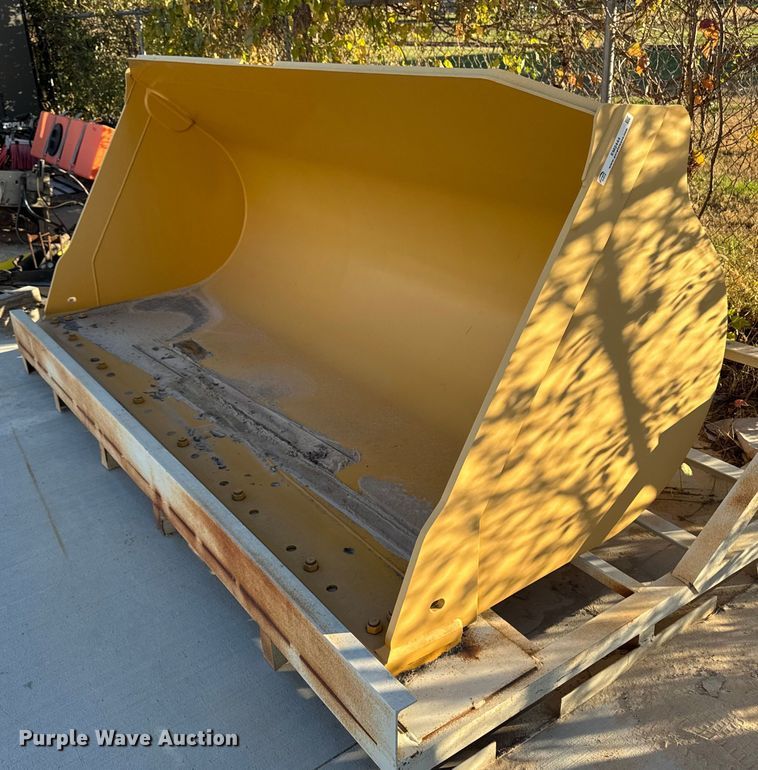 UM UM-316 wheel loader bucket - EM2444