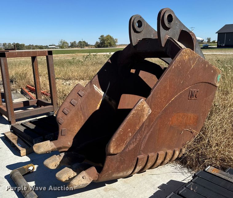 NC excavator sand bucket - EM2467