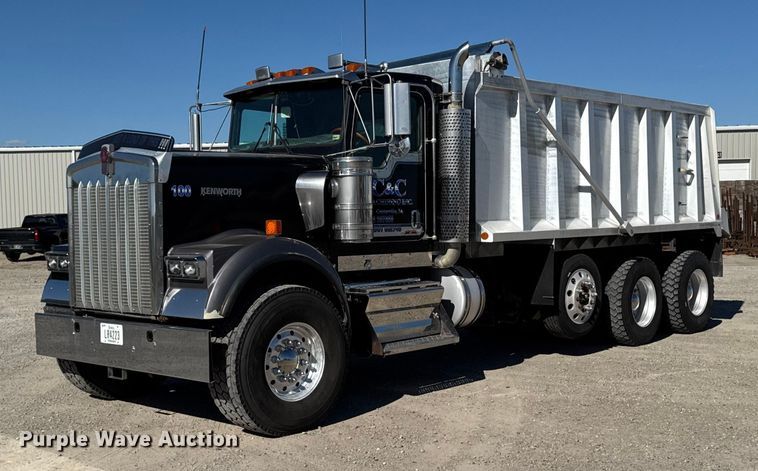 2005 Kenworth W900 dump truck - EM2476