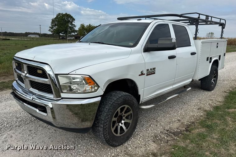 2015 RAM 2500 Crew Cab utility bed pickup truck - EN0559