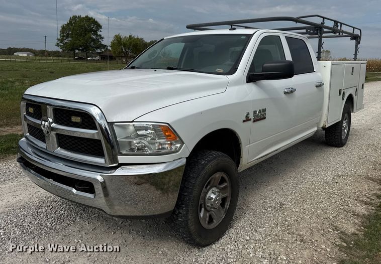 2017 RAM 2500 Crew Cab utility bed pickup truck - EN0560