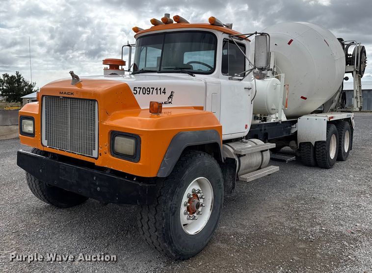 1997 Mack RD690S ready mix truck - EP0657