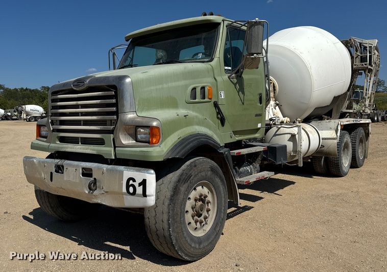 2009 Sterling L- Line ready mix truck - ER0058