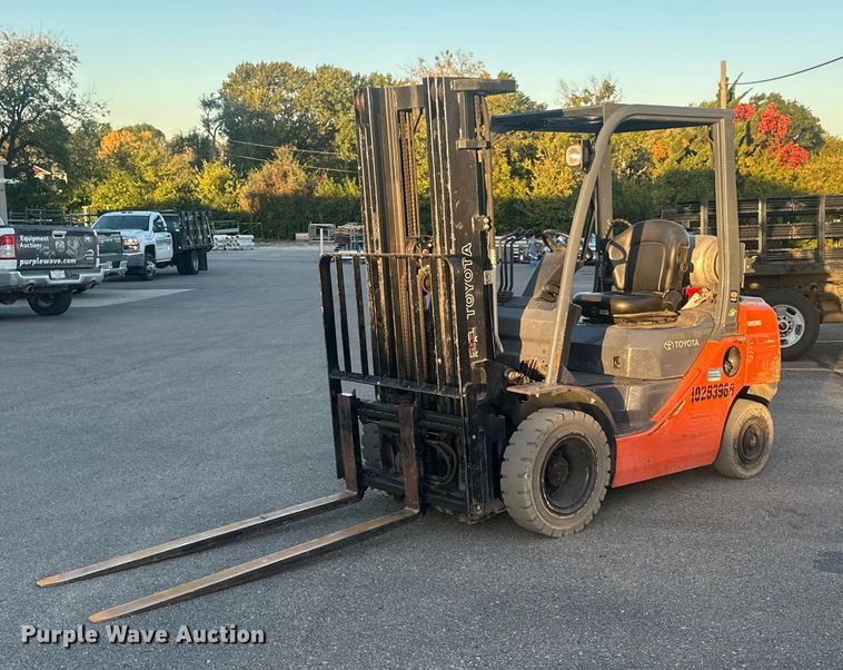 Toyota 8FGU25 forklift - ES5002