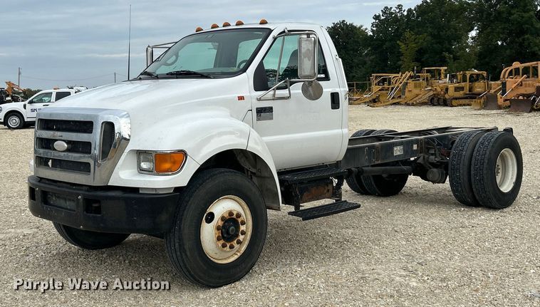 2006 Ford F750 Super Duty XL truck cab and chassis - ET3266