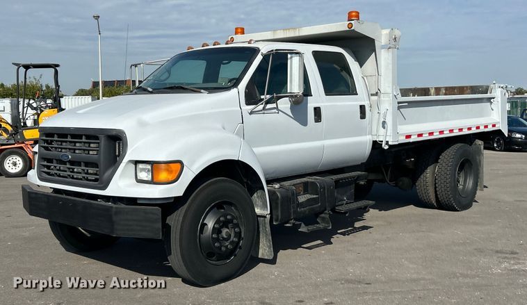 2000 Ford F750 dump truck - ET3353