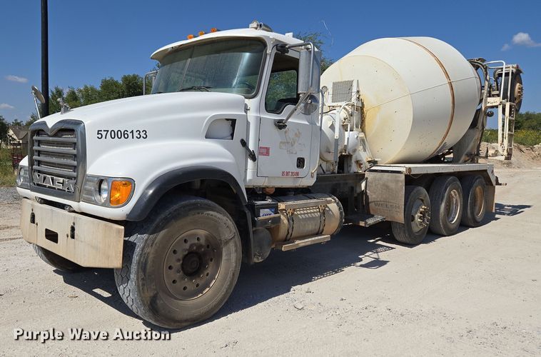 2006 Mack CV ready mix truck - EU3781