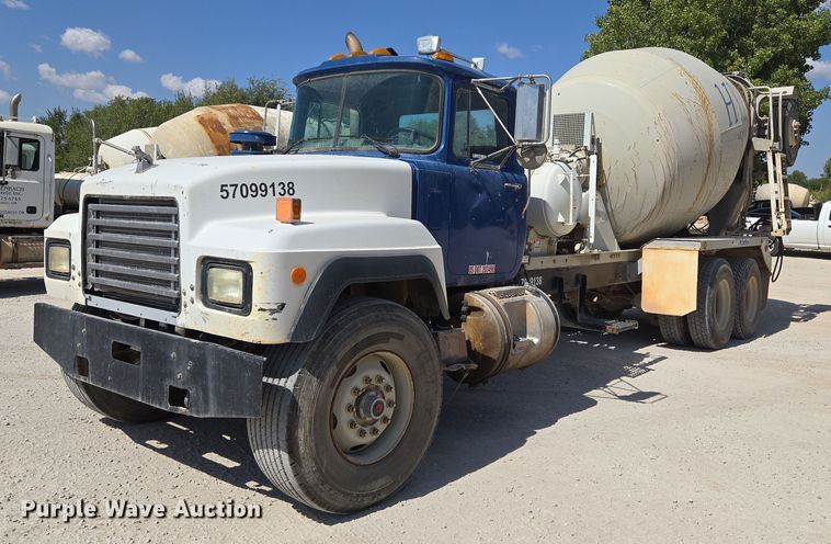 1999 Mack RD690S ready mix truck - EU3784