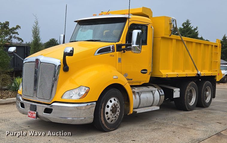 2021 Kenworth T680 dump truck - EU3898