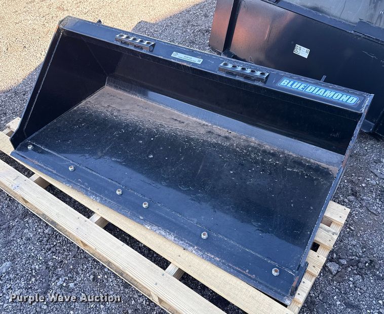 Blue Diamond 108090 skid steer bucket - EU5155