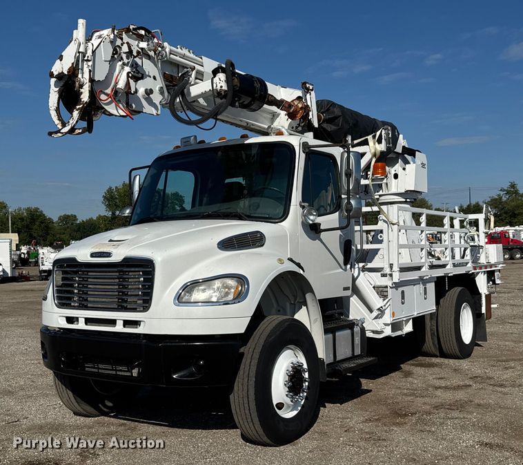 2011 Freightliner Business Class M2 digger derrick truck - NU9704