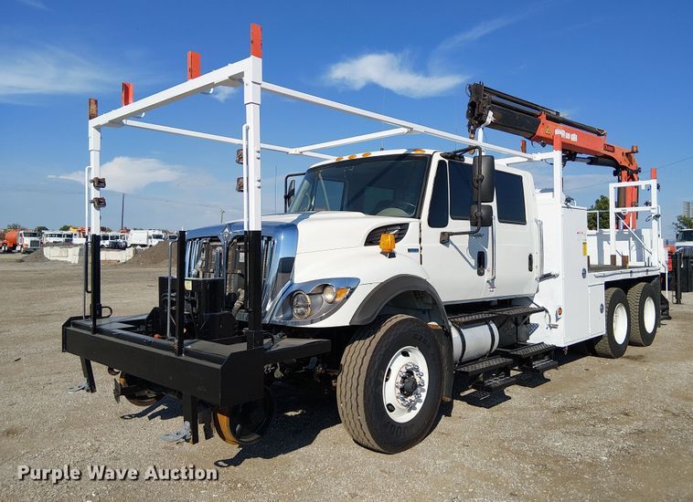 2008 International WorkStar 7500 Crew Cab crane truck - NU9769