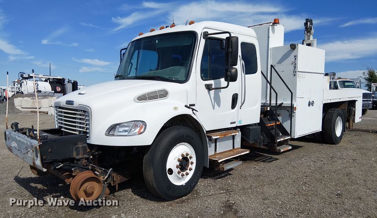 2007 Freightliner Business Class M2 Crew Cab crane truck - NU9783