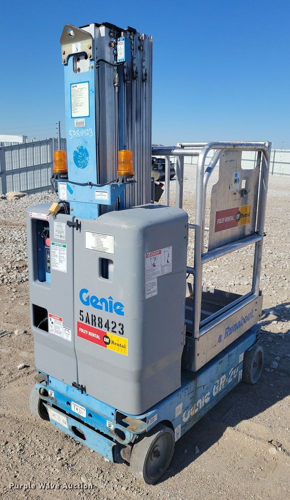 2015 Genie GR20 vertical lift - YA1203