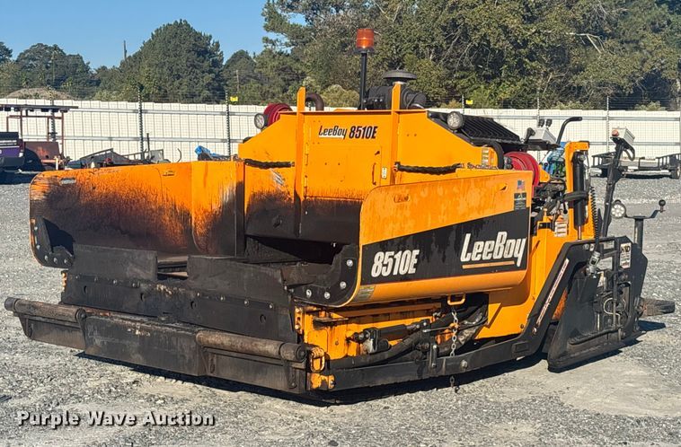2023 LeeBoy 8510E paver - YA1246