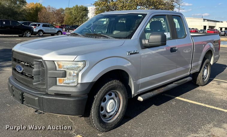 2016 Ford F150 SuperCab pickup truck - DF8639