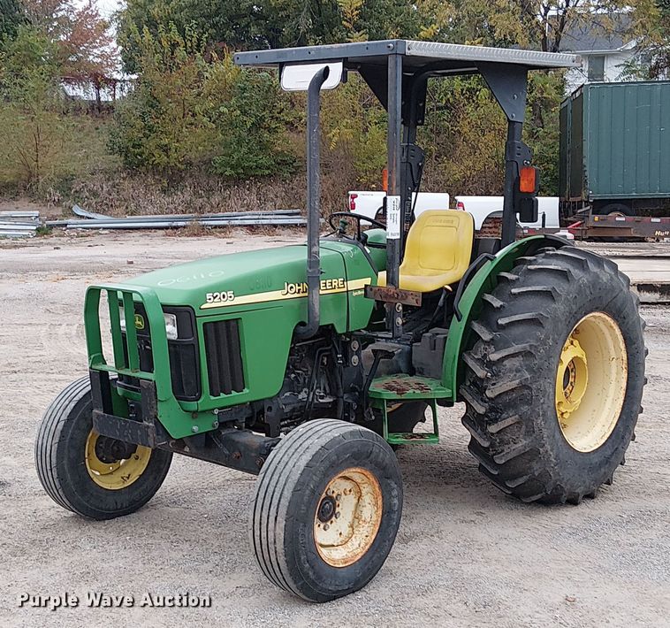 2006 John Deere 5205 tractor - DU3700