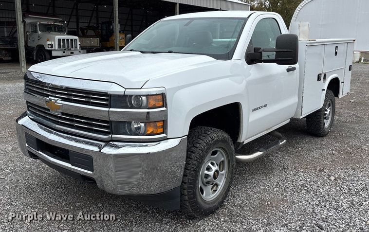 2015 Chevrolet Silverado 2500HD utility bed pickup truck - DW7255