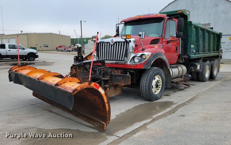 2011 International  Work Star 7500 dump truck - DX6591