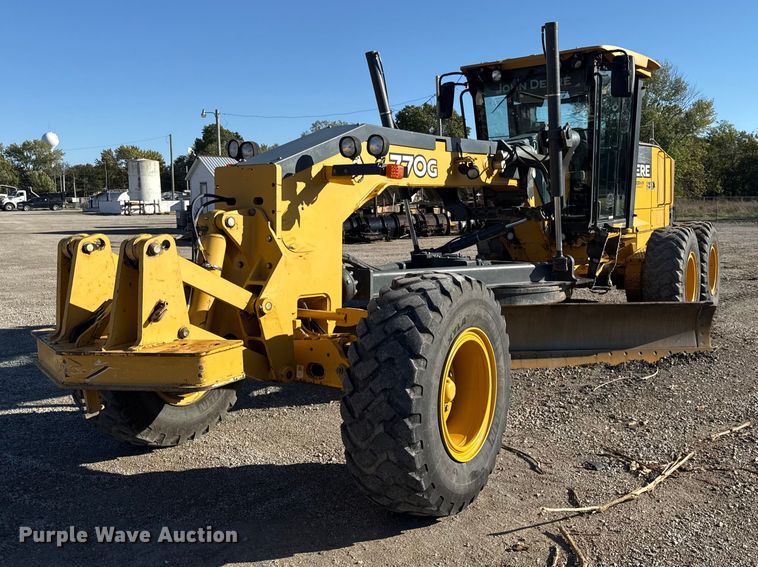 2009 John Deere 770G motor grader - DY8322