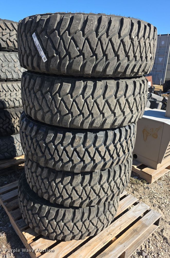 (4) Mickey Thompson 295/65R20 tires and wheels - DZ3526