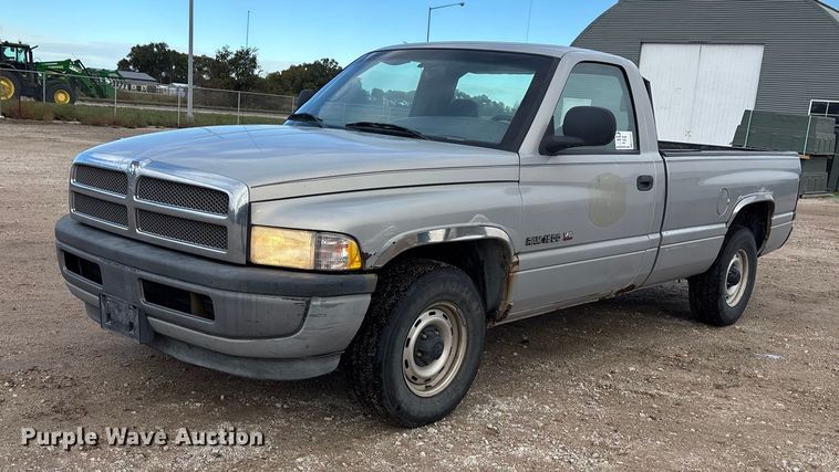 1998 Dodge Ram 1500 pickup truck - EE4207
