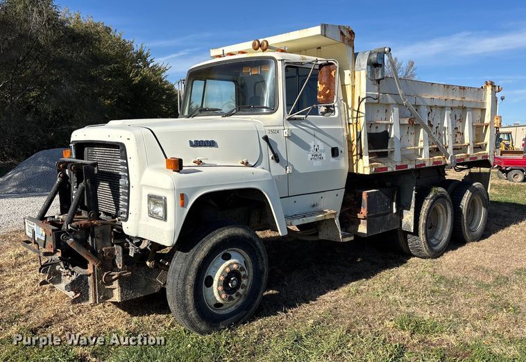 1995 Ford LT8000 dump truck - EE4360