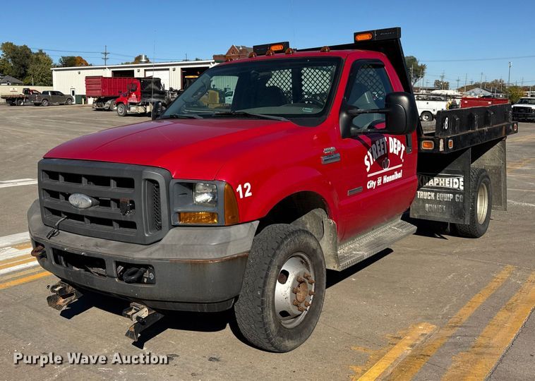 2005 Ford F-350 dump flatbed pickup truck - EF2281
