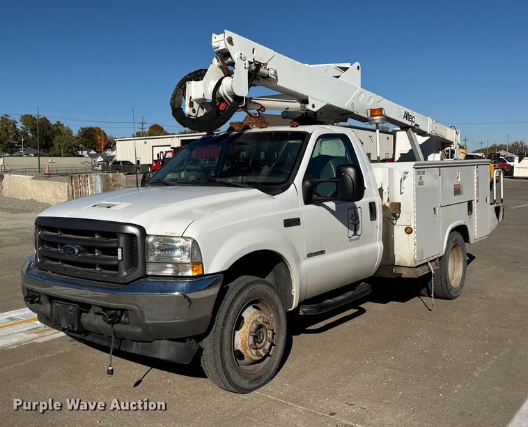 2002 Ford F550 bucket truck - EF2285