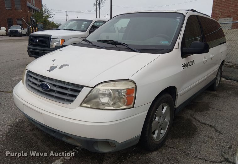 2004 Ford Freestar SES van - EG8777