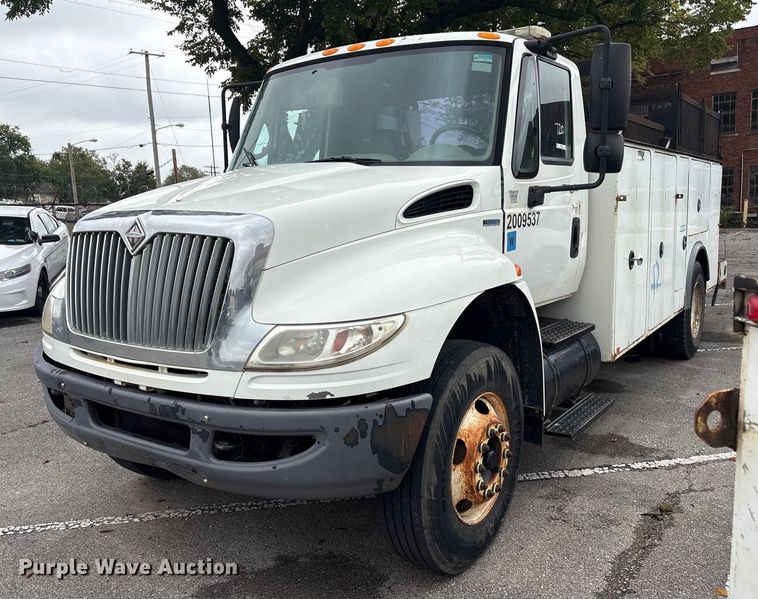 2009 International 4400 utility / service truck - EG8799