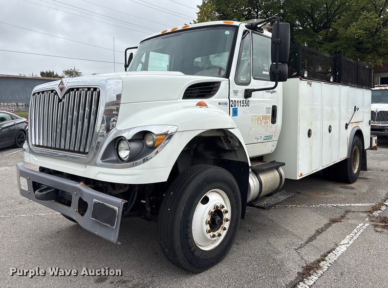 2011 International 7400 utility / service truck - EG8800