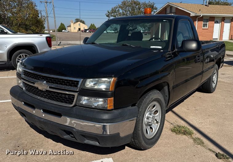 2006 Chevrolet Silverado 1500 pickup truck - EP0720
