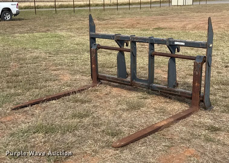 JRB 310S wheel loader forks - EP0786